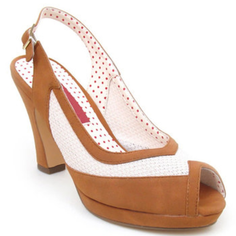 B.A.I.T Tan and White Lilly Sandal